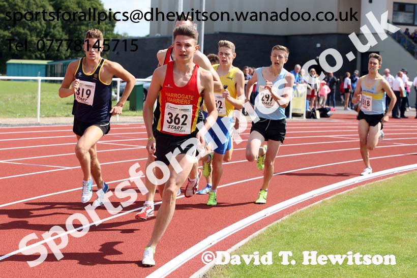 Under-17 mens 800 metres. Photo: David T. Hewitson/Sports for All Pics